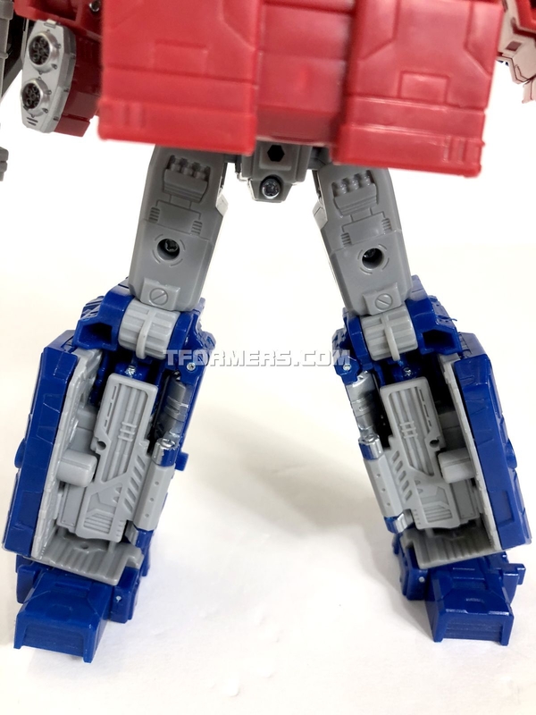 Review Siege Optimus Prime Voyager War For Cybertron  (19 of 45)